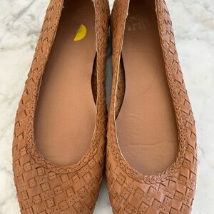Woven brown Flats